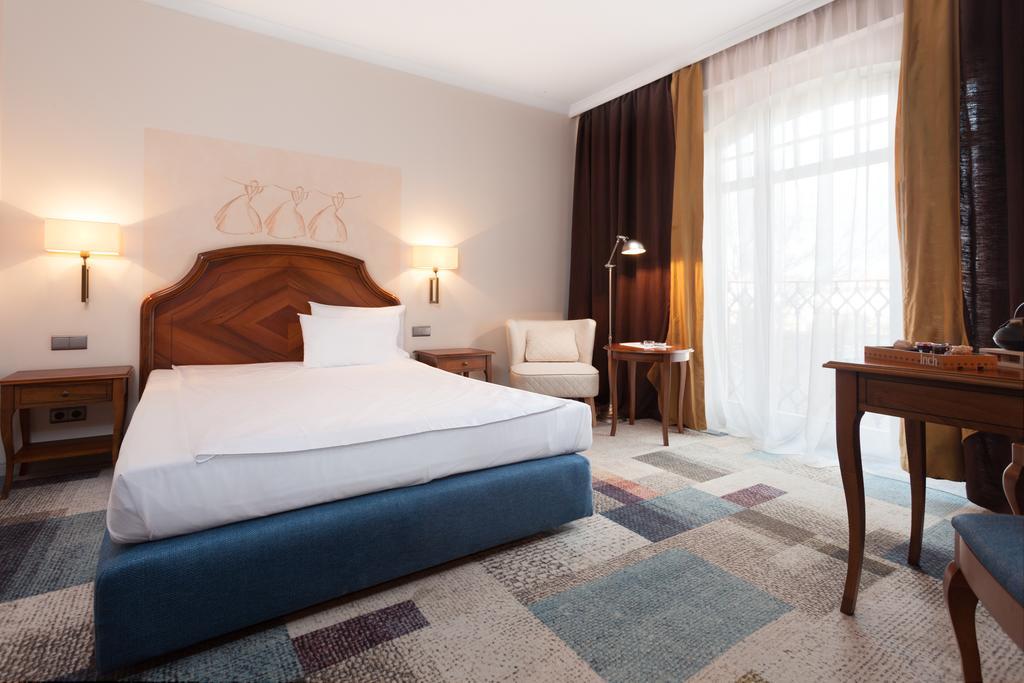 Hotel Rejs أوستكا المظهر الخارجي الصورة