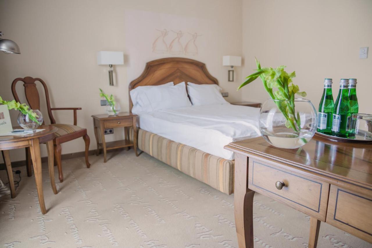 Hotel Rejs أوستكا الغرفة الصورة